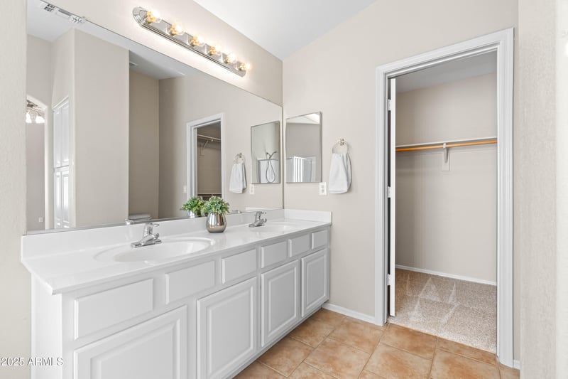 4122 Shady Ct, Gilbert, AZ 85297