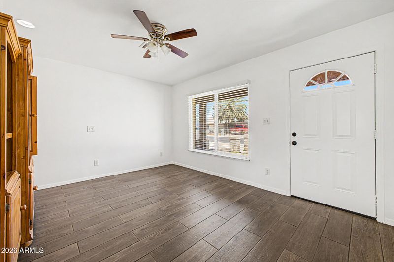 4123 W Holly St, Phoenix, AZ 85009