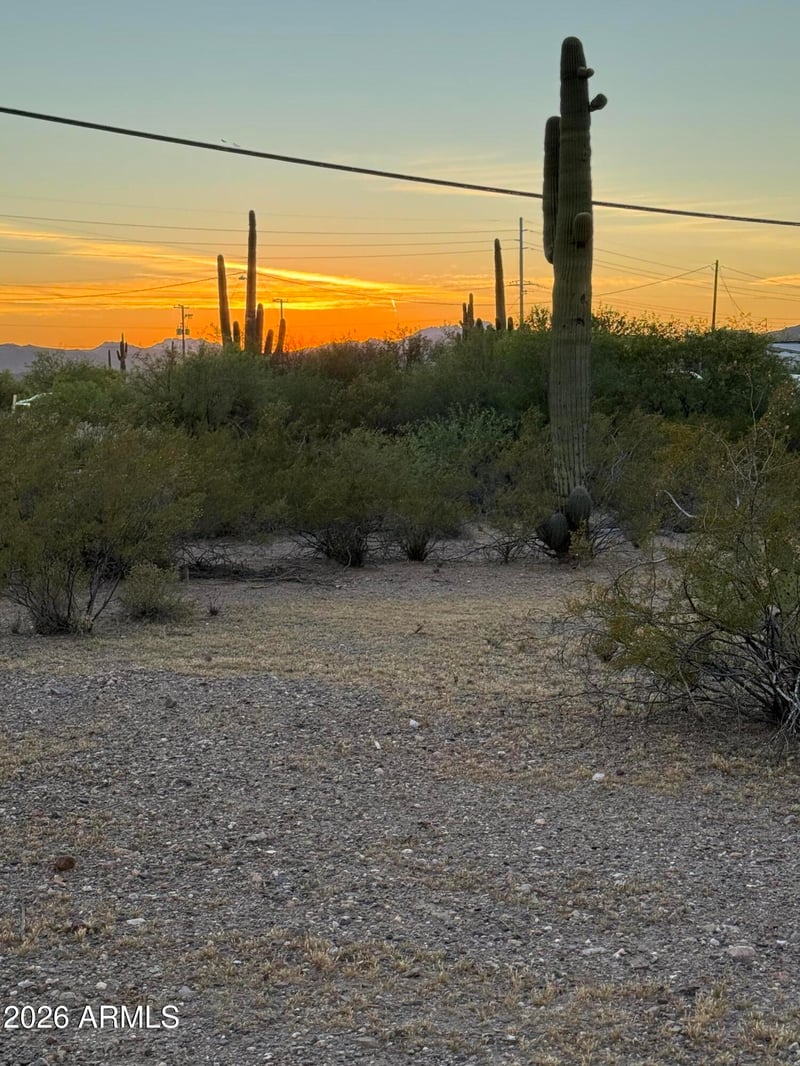 41238 260th Ave, Morristown, AZ 85342