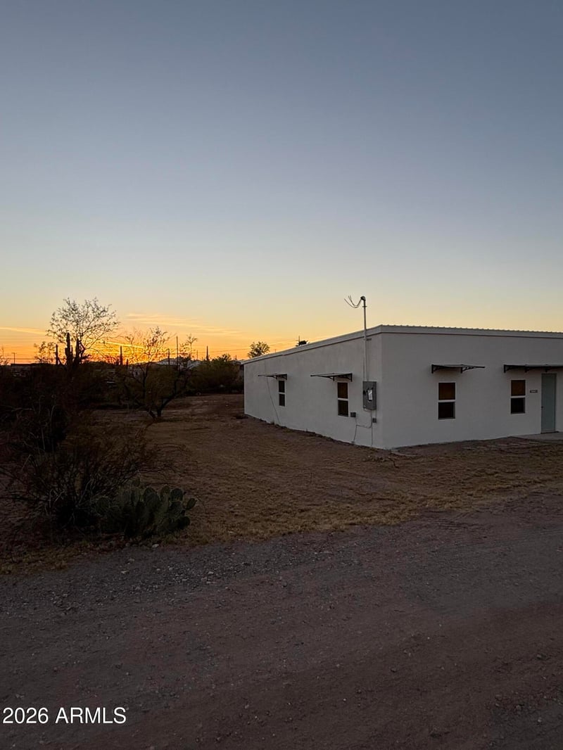41238 260th Ave, Morristown, AZ 85342