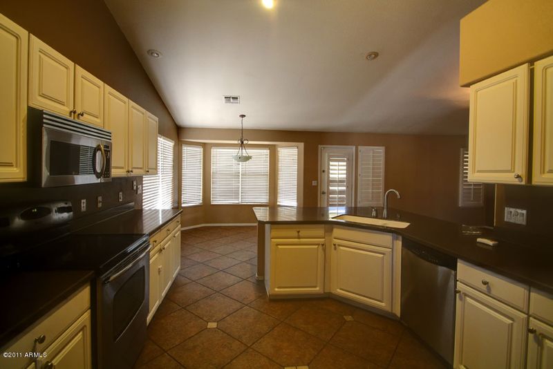 4125 E Graythorn Ave, Phoenix, AZ 85044