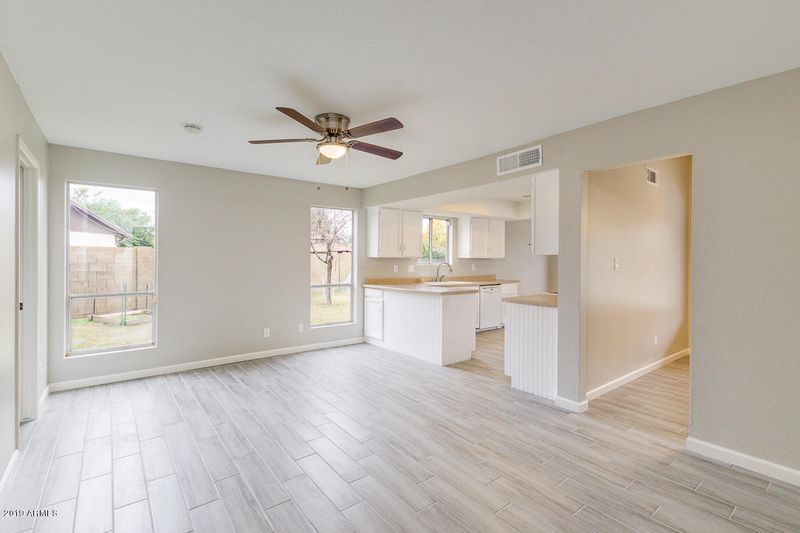 4126 W Mercer Ln, Phoenix, AZ 85029