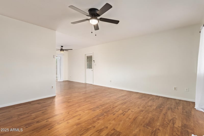 4127 Paradise Dr, Phoenix, AZ 85029