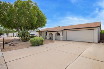 4127 Paradise Dr, Phoenix, AZ 85029