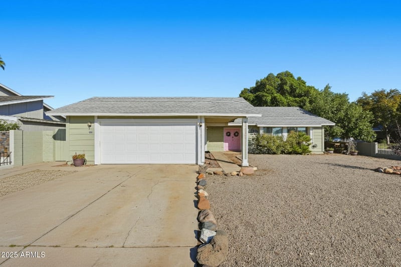4128 Gelding Dr, Phoenix, AZ 85053