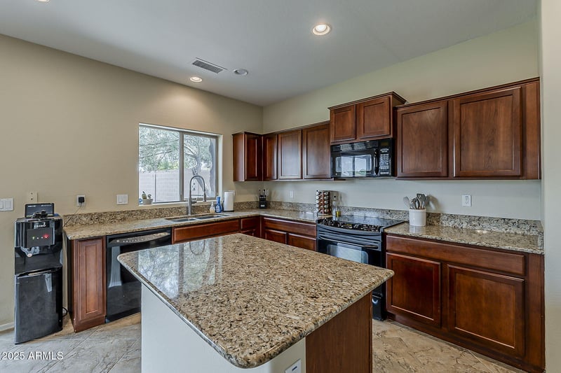 41304 Palm Springs Trl, San Tan Valley, AZ 85140