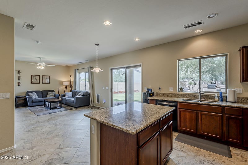 41304 Palm Springs Trl, San Tan Valley, AZ 85140