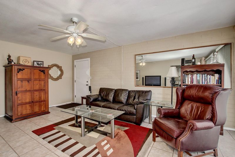 4131 E Camelback Rd #33, Phoenix, AZ 85018