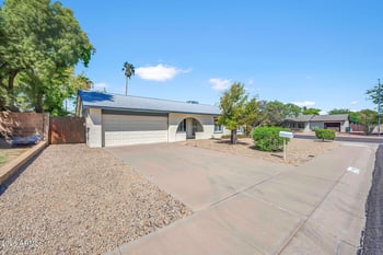 4132 E Greenway Ln, Phoenix, AZ 85032