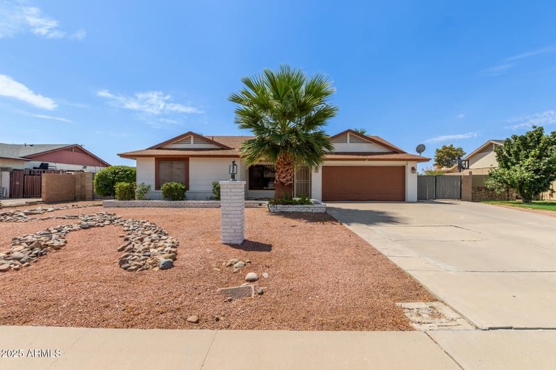4133 Grovers Ave, Glendale, AZ 85308