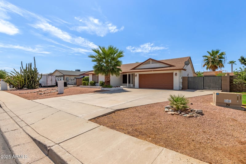 4133 Grovers Ave, Glendale, AZ 85308