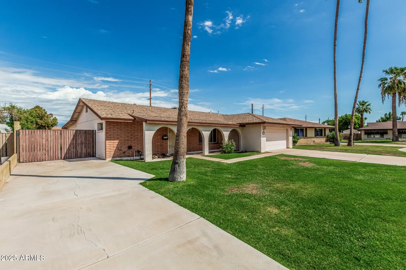 4134 Linger Ln, Phoenix, AZ 85051