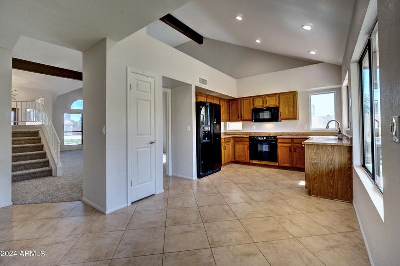 4136 E Thistle Landing Dr, Phoenix, AZ 85044