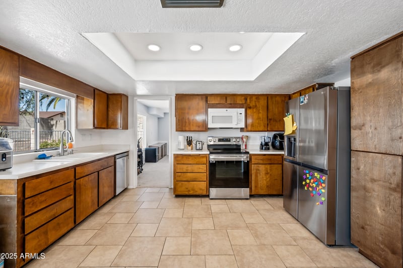 4136 Hearn Rd, Phoenix, AZ 85053