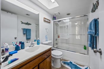 4136 Hearn Rd, Phoenix, AZ 85053