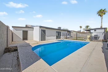 4139 W Desert Hills Dr, Phoenix, AZ 85029