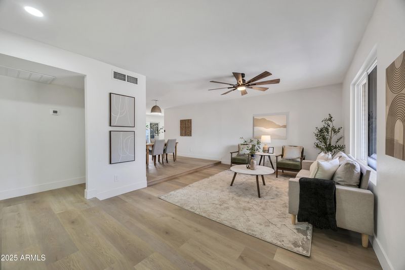 4139 W Shaw Butte Dr, Phoenix, AZ 85029