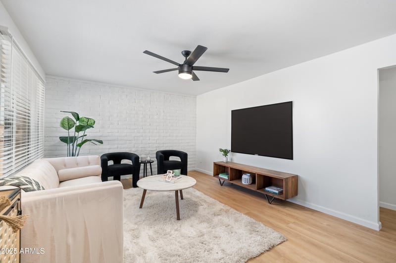 414 Santa Cruz Dr, Tempe, AZ 85282