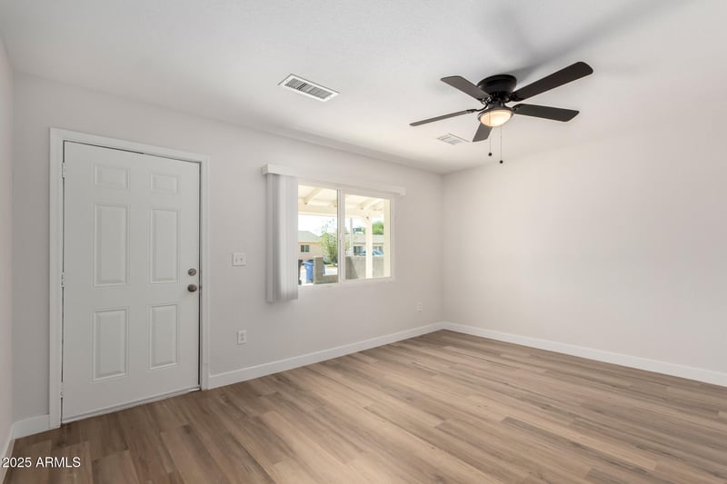 4140 Burgess Ln, Phoenix, AZ 85041