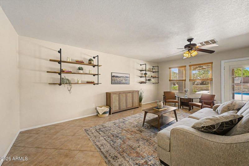 4140 E Pinto Ln, Phoenix, AZ 85050