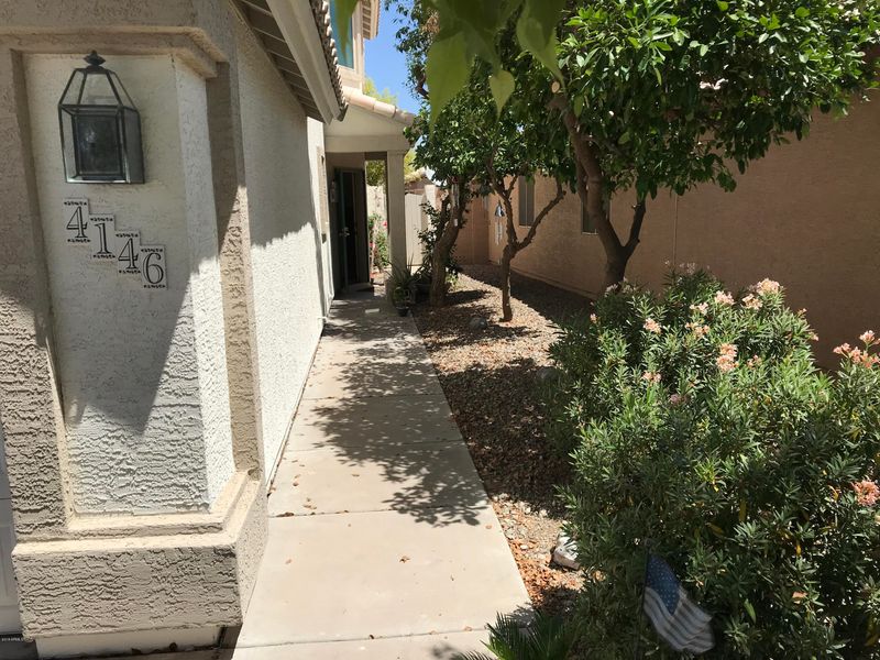 4146 E Tanglewood Dr, Phoenix, AZ 85048