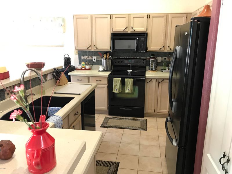 4146 E Tanglewood Dr, Phoenix, AZ 85048