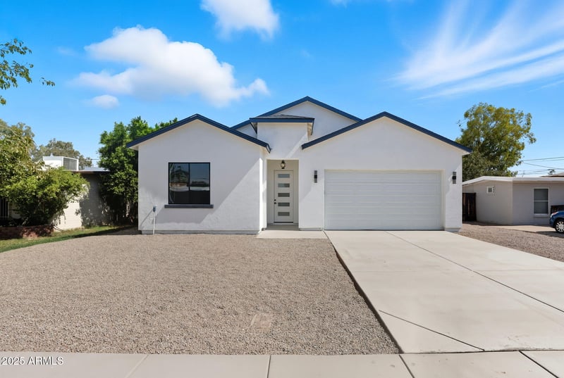 415 Robert Rd, Tempe, AZ 85281