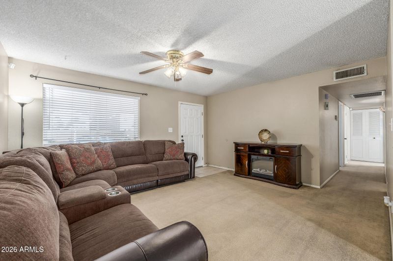 4151 W Shaw Butte Dr, Phoenix, AZ 85029