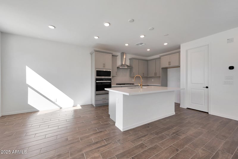 4153 Brenley Dr, San Tan Valley, AZ 85144