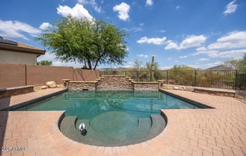 41607 Club Pointe Dr, Phoenix, AZ 85086