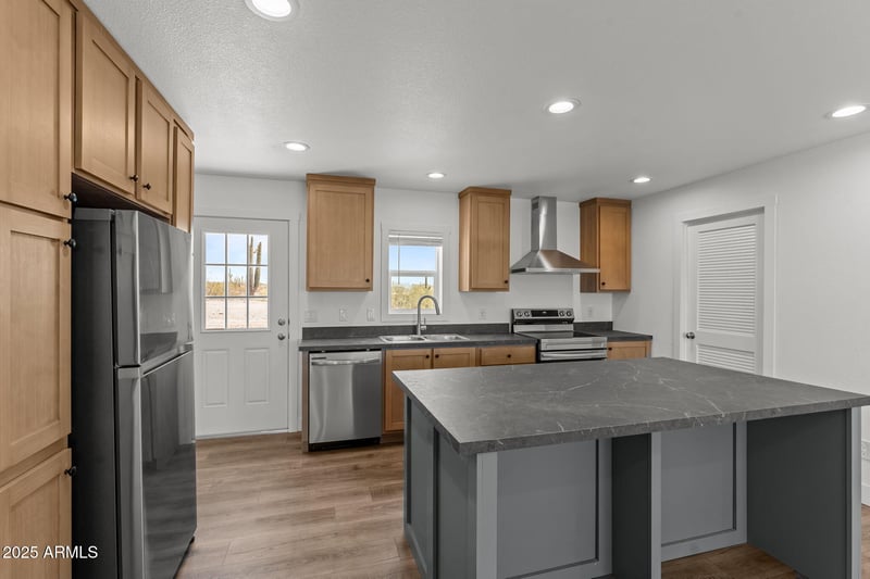 41735 260th Ave, Morristown, AZ 85342