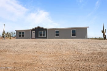 41735 260th Ave, Morristown, AZ 85342