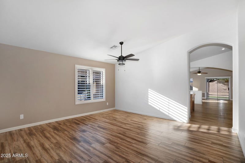 418 Clairidge Dr, San Tan Valley, AZ 85143