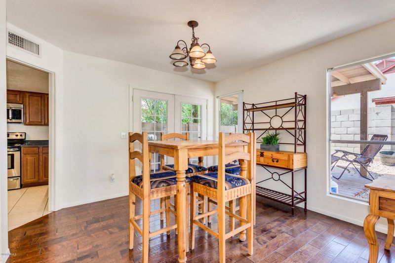 418 E Kerry Ln, Phoenix, AZ 85024