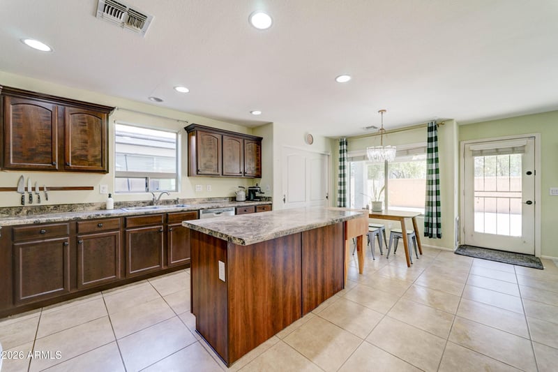 4192 Bonanza Rd, Gilbert, AZ 85297
