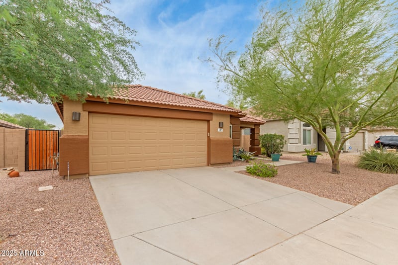 42 151st Ln, Goodyear, AZ 85338