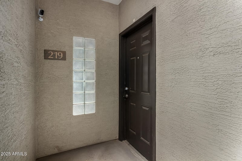 420 1st St #219, Tempe, AZ 85281