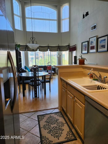 420 1st St #319, Tempe, AZ 85281