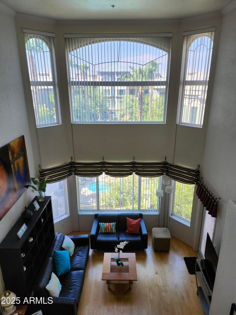 420 1st St #319, Tempe, AZ 85281