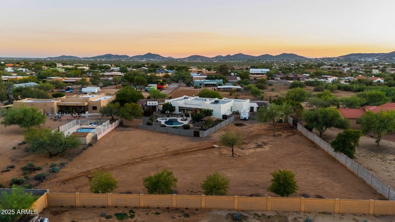 420 Adamanda Dr, Phoenix, AZ 85086