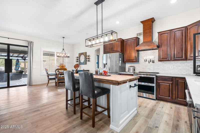 420 Adamanda Dr, Phoenix, AZ 85086