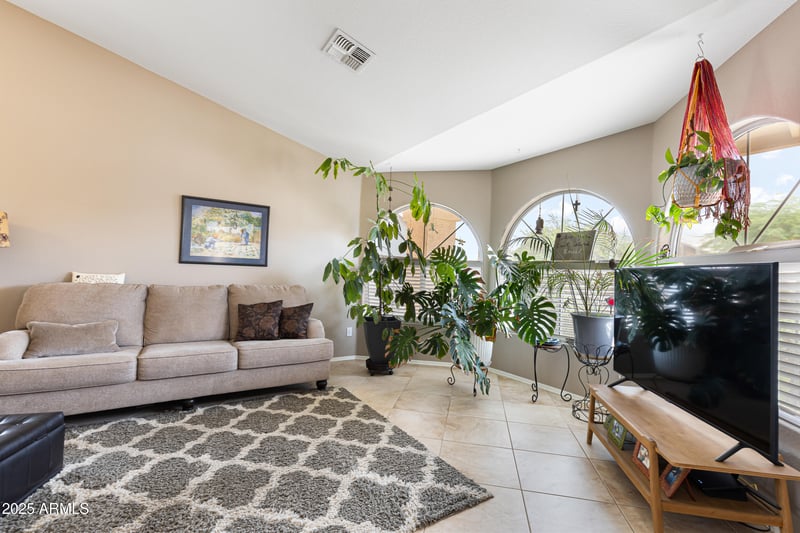 420 Leoma Ln, Chandler, AZ 85225