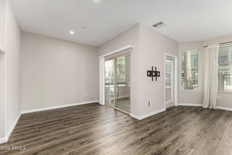 420 1st St #110, Tempe, AZ 85281