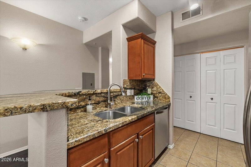 420 1st St #217, Tempe, AZ 85281