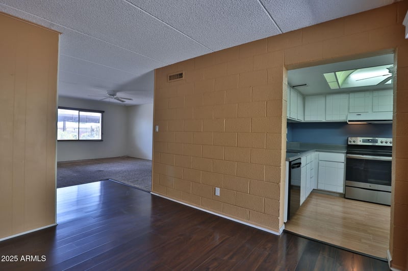 4201 Camelback Rd #25, Phoenix, AZ 85018