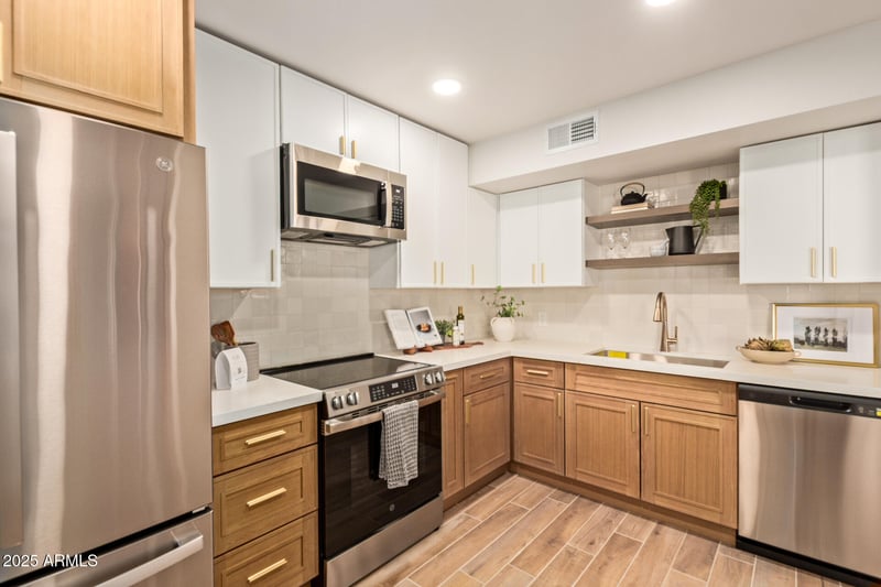 4201 Camelback Rd #28, Phoenix, AZ 85018