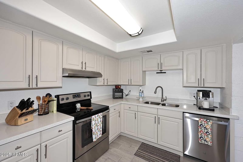 4201 Camelback Rd #9, Phoenix, AZ 85018