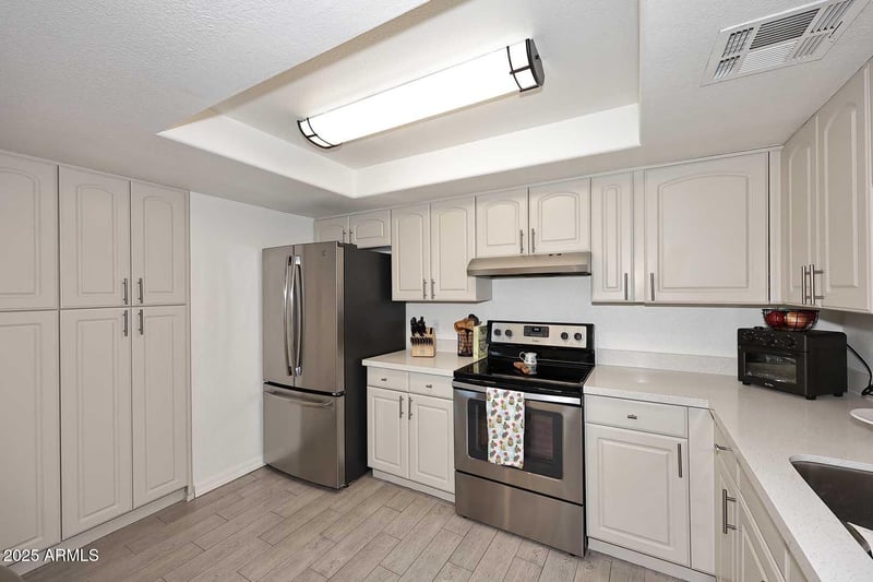 4201 Camelback Rd #9, Phoenix, AZ 85018