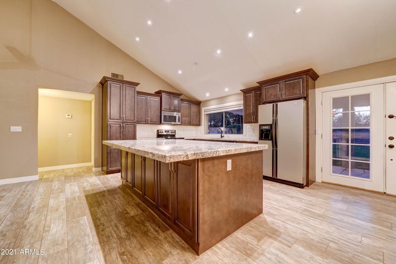 4201 E Sheena Dr, Phoenix, AZ 85032