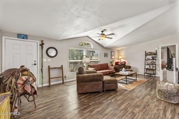 42027 3rd St, Phoenix, AZ 85086